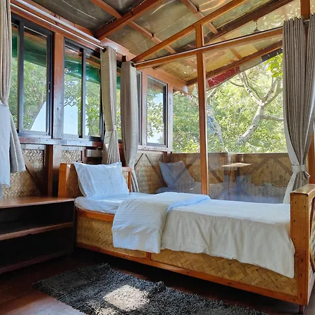 Tipperary Treehouse With Valley View-3
